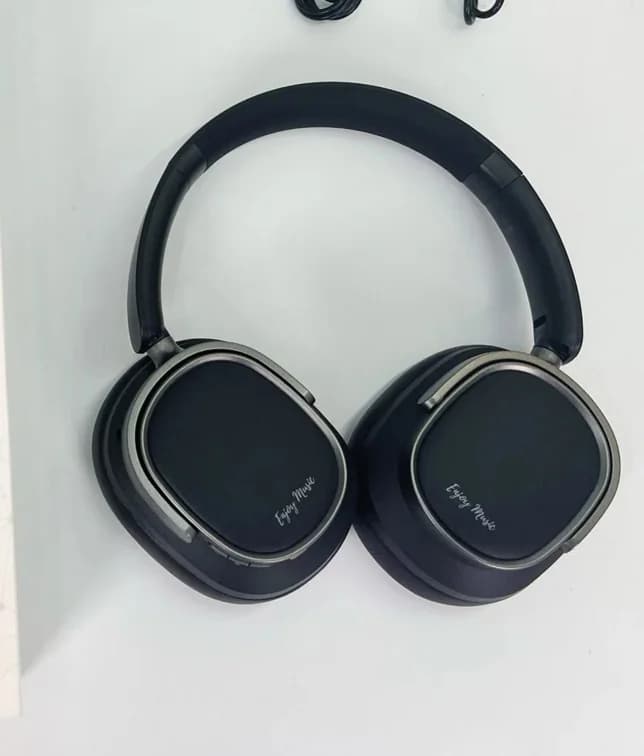 Retro Bluetooth-hodetelefoner over øret med aktiv støydemping
