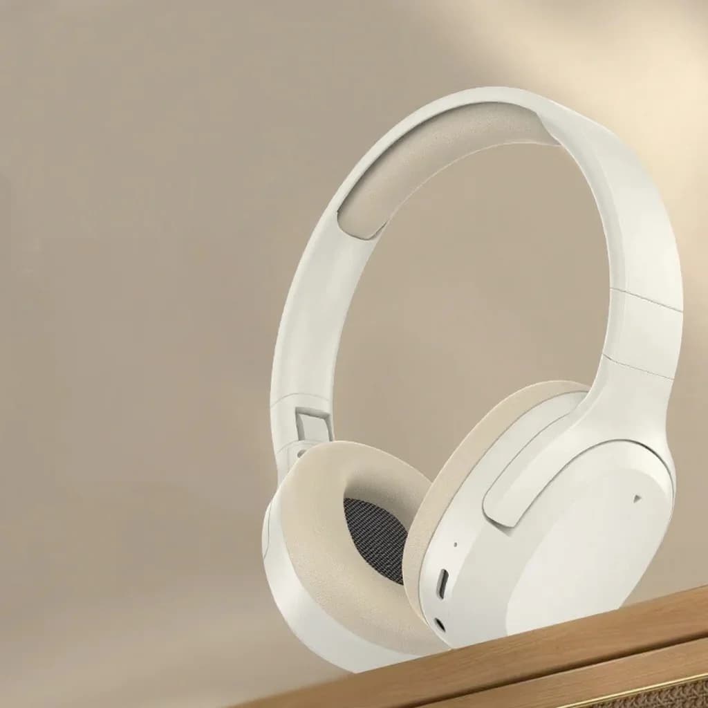 Bluetooth-hodetelefoner over øret med bass, AUX og TF-kortstøtte